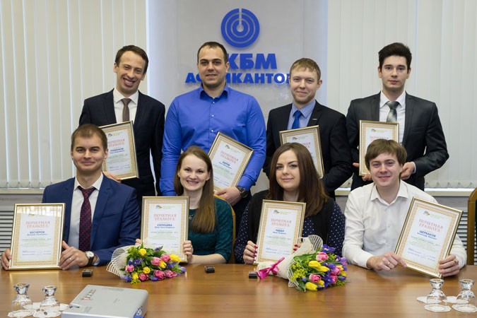Мастер-класс: одно скромное платье- 4 разных образа в 2019 году Мастер-класс: одно скромное платье- 4 разных образа в 2019 году