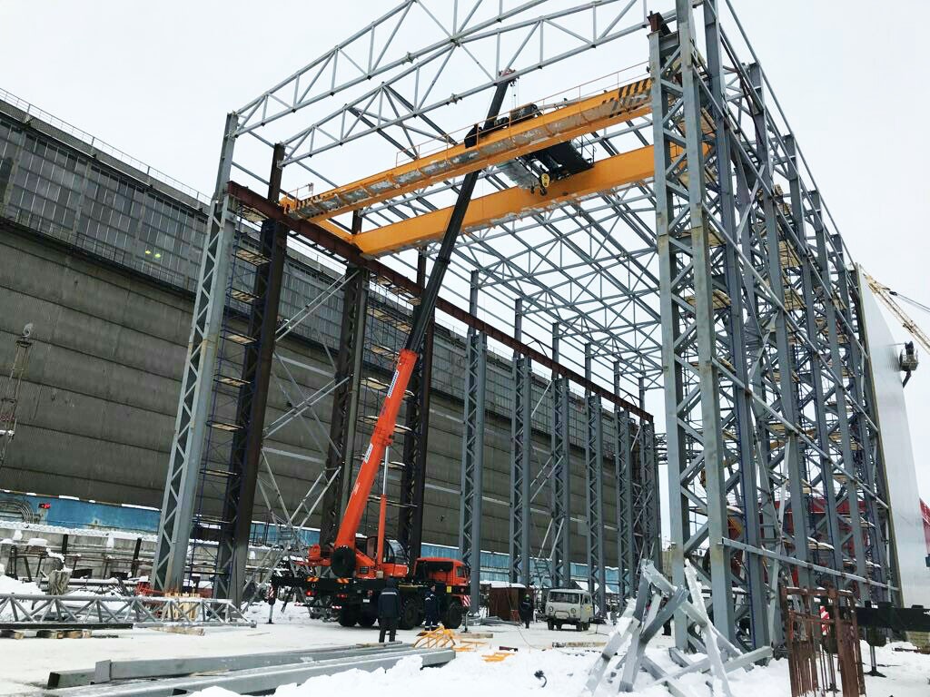 Монтаж специального крана ZBK-16/5 для здания «Укрытие»