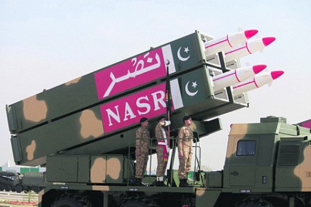 Пакистанские ракеты малого радиуса действия NASR, возможно, снабжены ядерными боеголовками Reuters