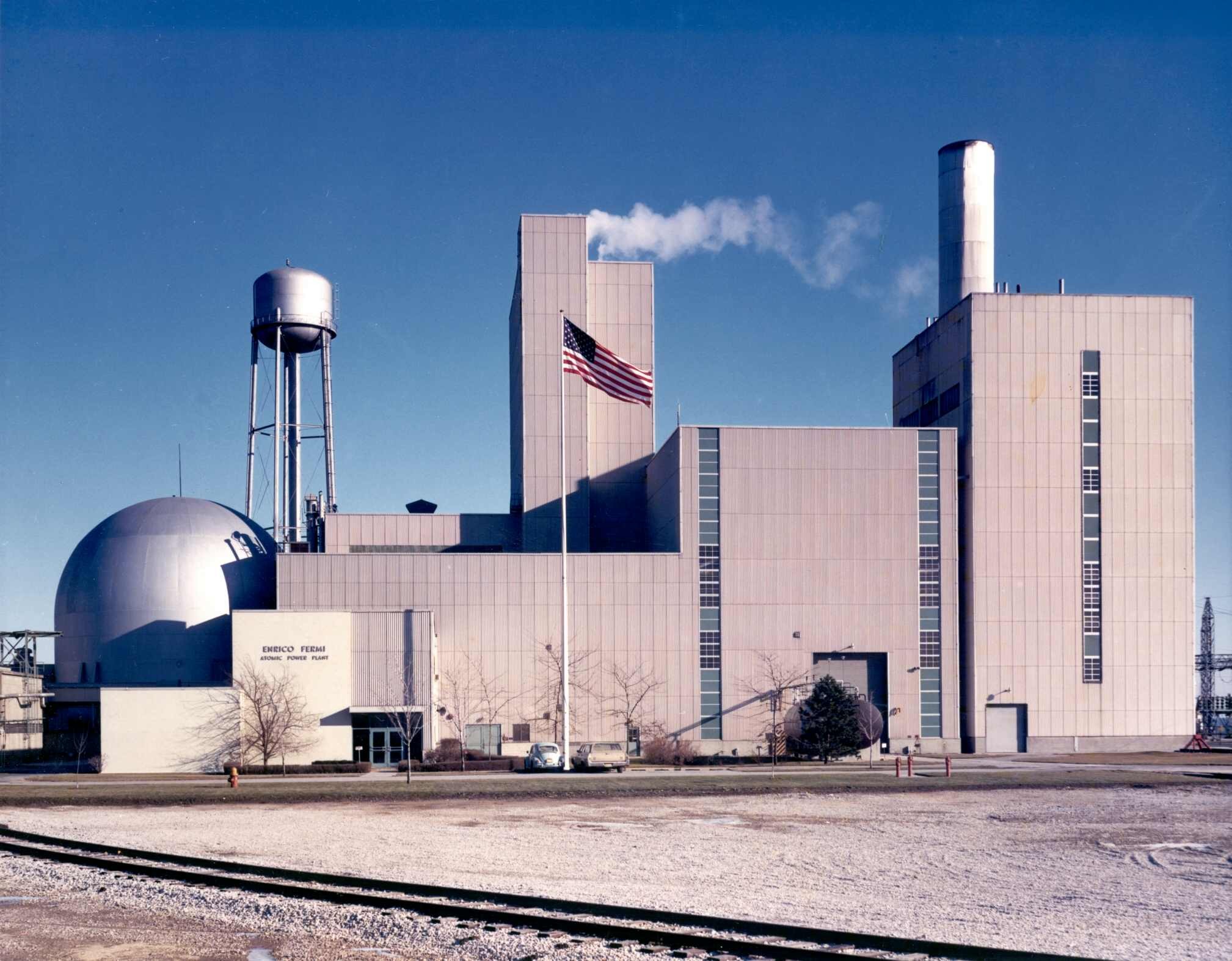 Первая в мире на быстрых нейтронах. АЭС Энрико ферми (США). Энрико ферми атомная электростанция. Первый ядерный реактор Энрико ферми. АЭС Ханул.