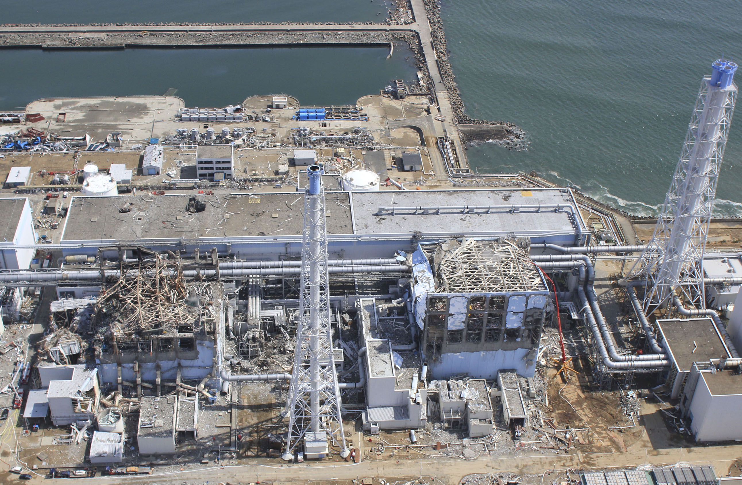 Аэс фукусима последствия. АЭС Фукусима-1. Авария на АЭС Фукусима-1 (Япония, 2011).. АЭС Фукусима-1 до аварии. Японская АЭС Фукусима -1 авария.