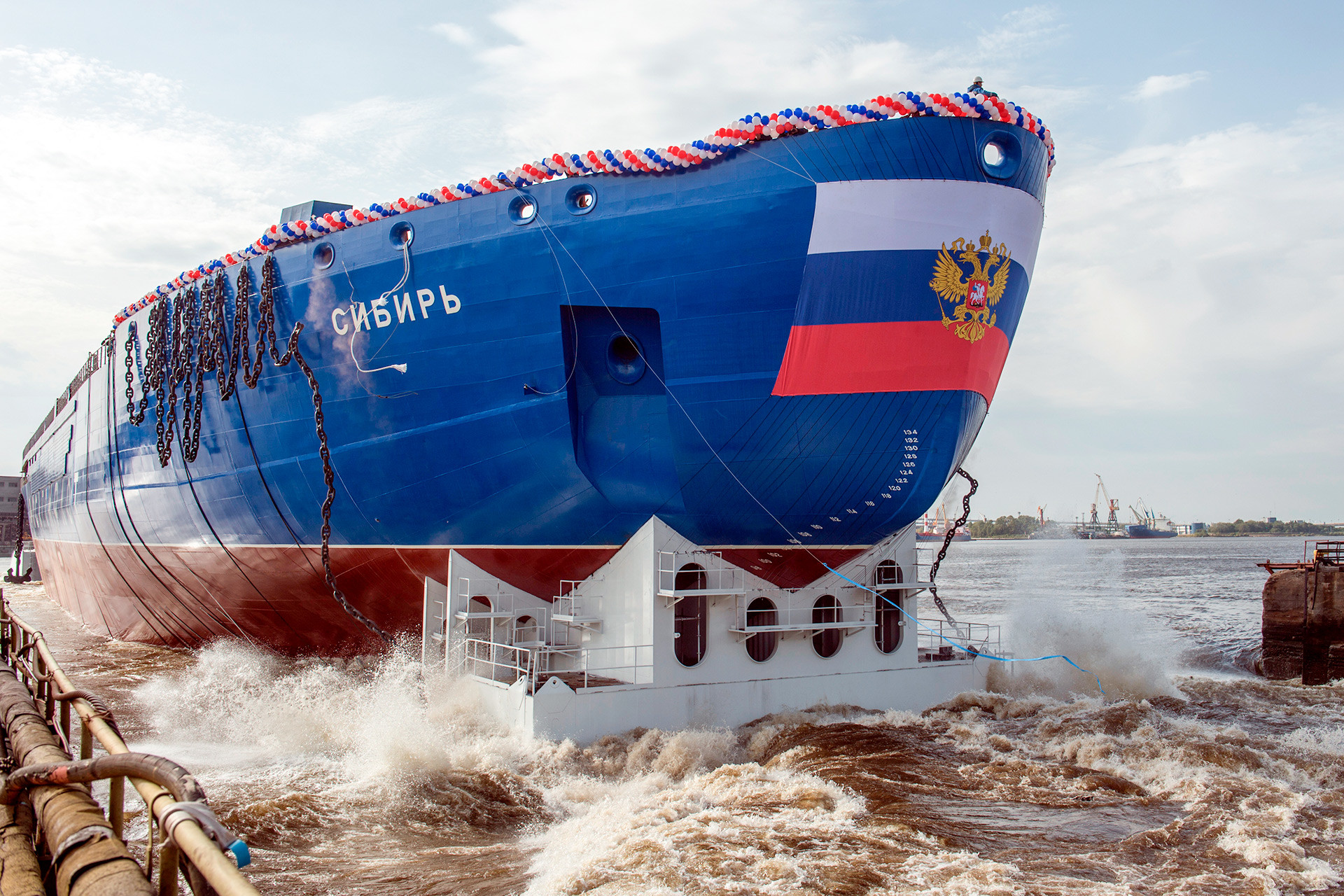 Где был спущен на воду первый. Атомоход Сибирь 22220. Ледокол Сибирь проекта 22220. Ледокол Якутия проекта 22220. Сибирь атомный ледокол проекта 10520.