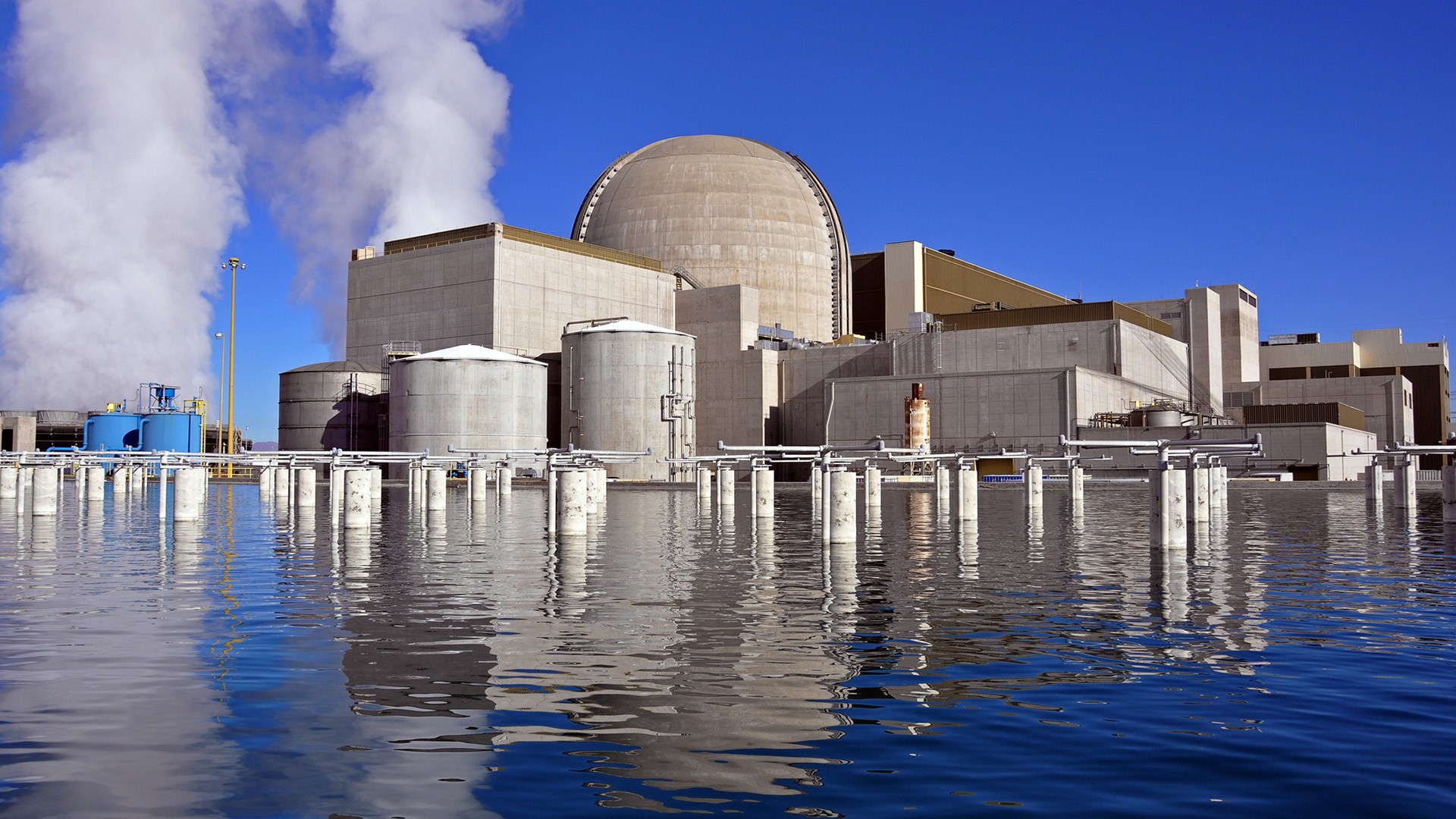 Самая большая атомная станция. АЭС Пало-Верде. Атомная электростанция АЭС США. Атомная станция Пало Верде. США станция АЭС.