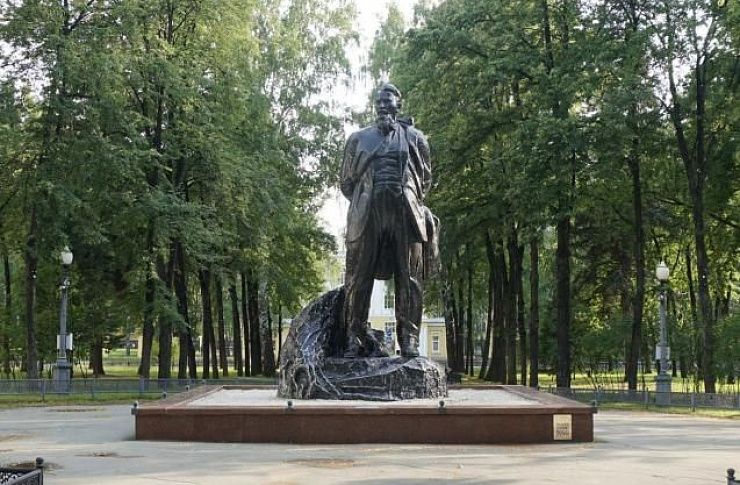 Памятник Курчатову в Озерске стал объектом культурного наследия