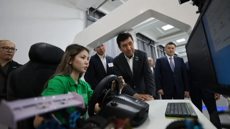 Спикер парламента Казахстана посетил завод по производству атомного топлива в Усть-Каменогорске