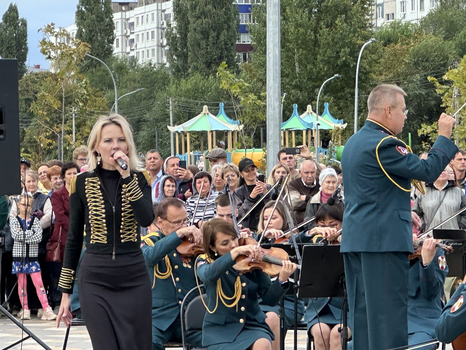 В центральном парке Балаково выступил Образцово-показательный оркестр войск Национальной гвардии России