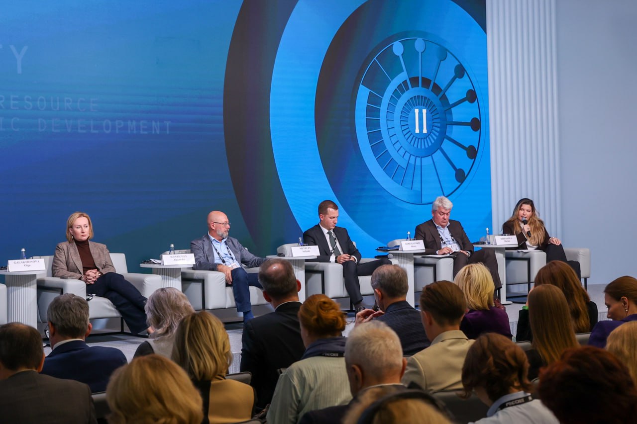 Росатом принял участие во II международном симпозиуме «Создавая будущее»