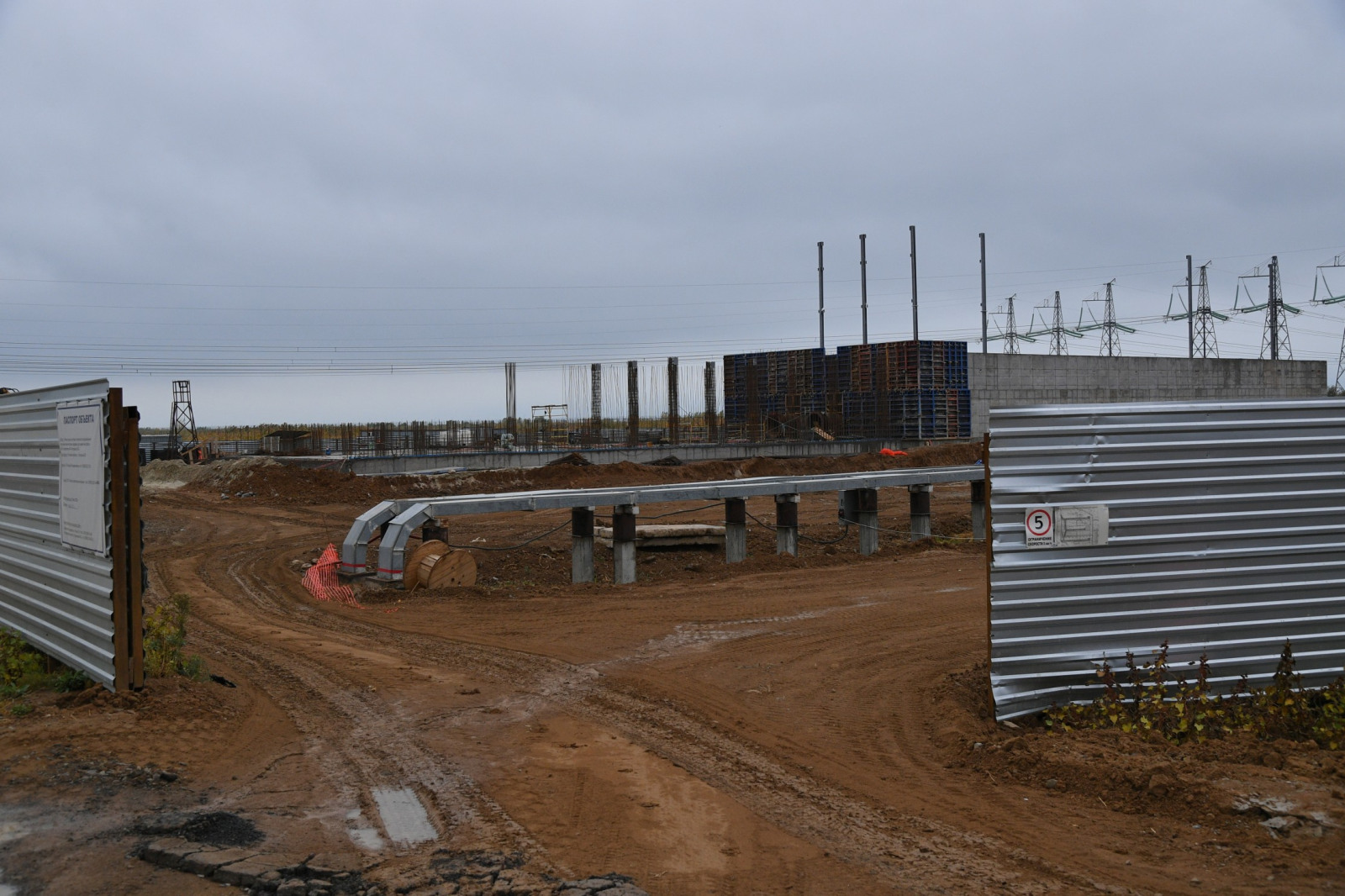 На Ростовской АЭС завершено бетонирование чаши первого водосборного бассейна для комплекса вентиляторных градирен 4-го энергоблока