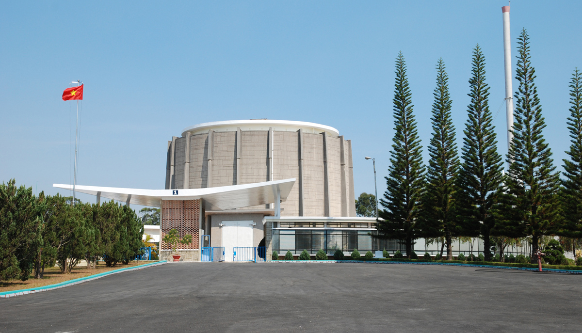 «Росатом» поставил свежее ядерное топливо для Далатского исследовательского реактора во Вьетнаме