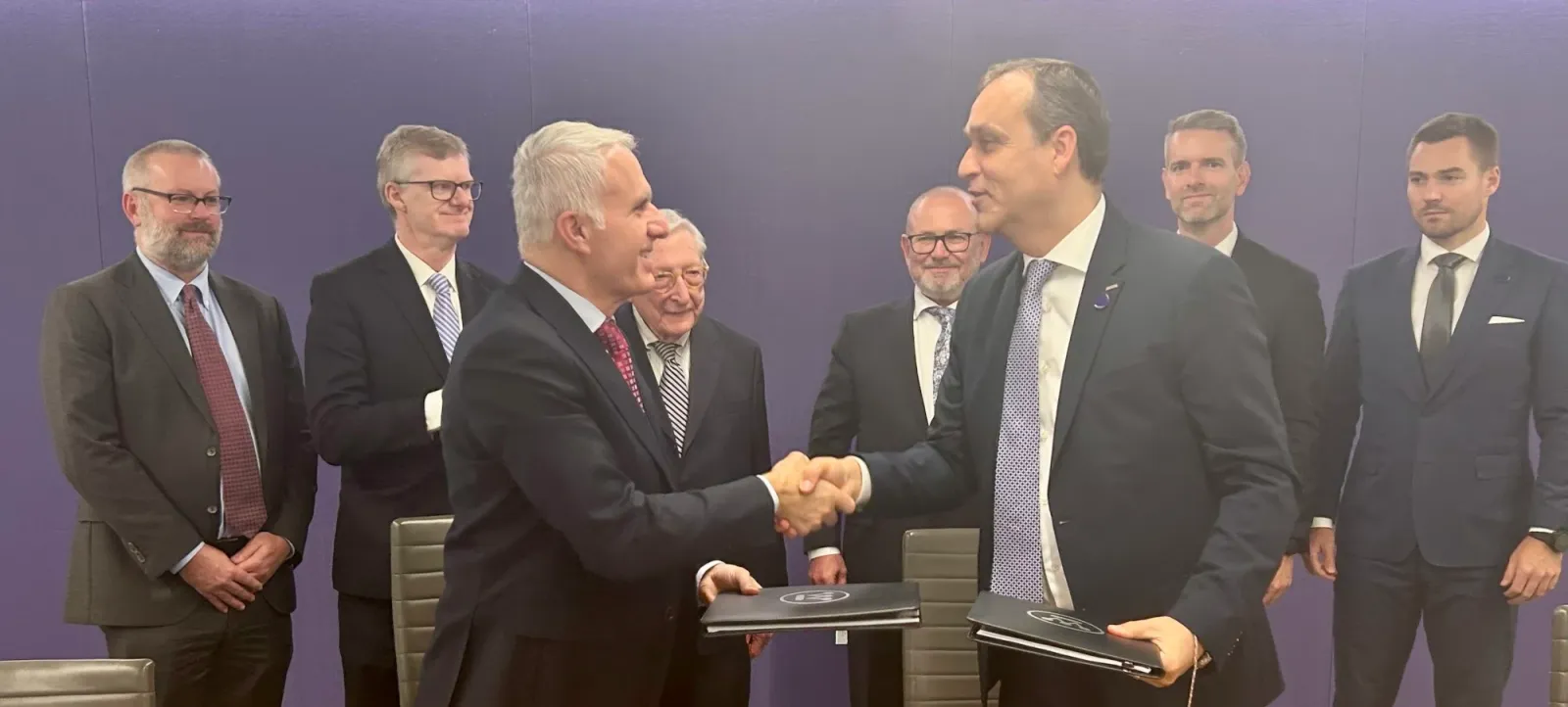 Американская «Westinghouse» с 2028 года будет поставлять топливо для реакторов ВВЭР-440 АЭС «Пакш» в Венгрии