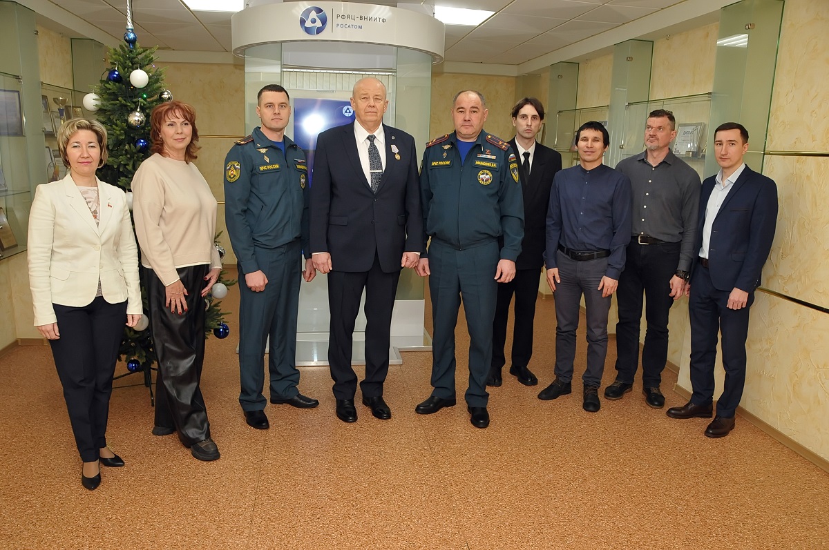 РФЯЦ – ВНИИТФ поздравил МЧС35-летием со дня создания