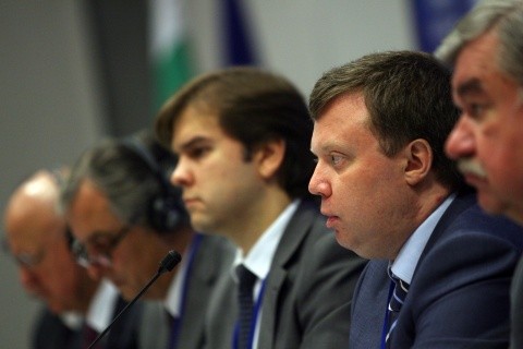 Кирилл Комаров (на переднем плане)