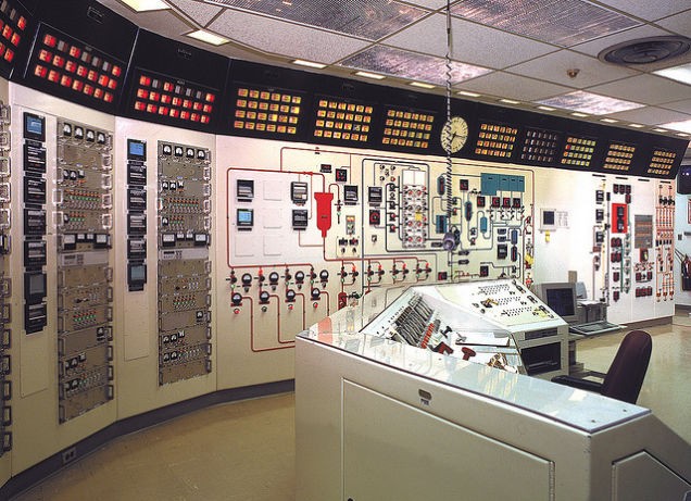 Комната управления High Flux Isotope Reactor, где делали плутоний-238 в Оук Ридже