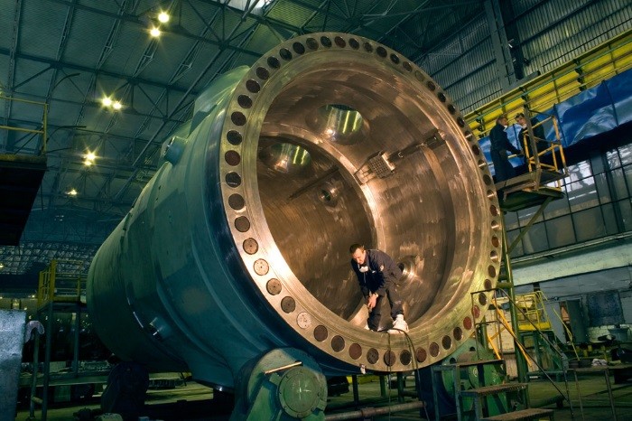 Изготовление корпуса реактора ВВЭР-1000 на "Ижорских заводах" (фото - ОМЗ)