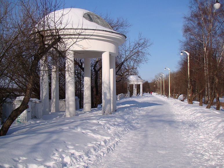 Набережная Менделеева в Дубне