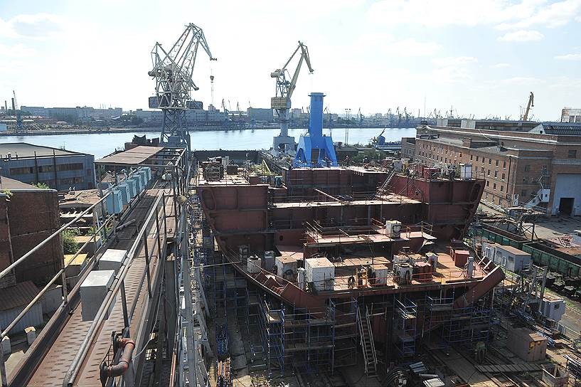 Строящийся ледокол "Арктика" на Балтийском заводе