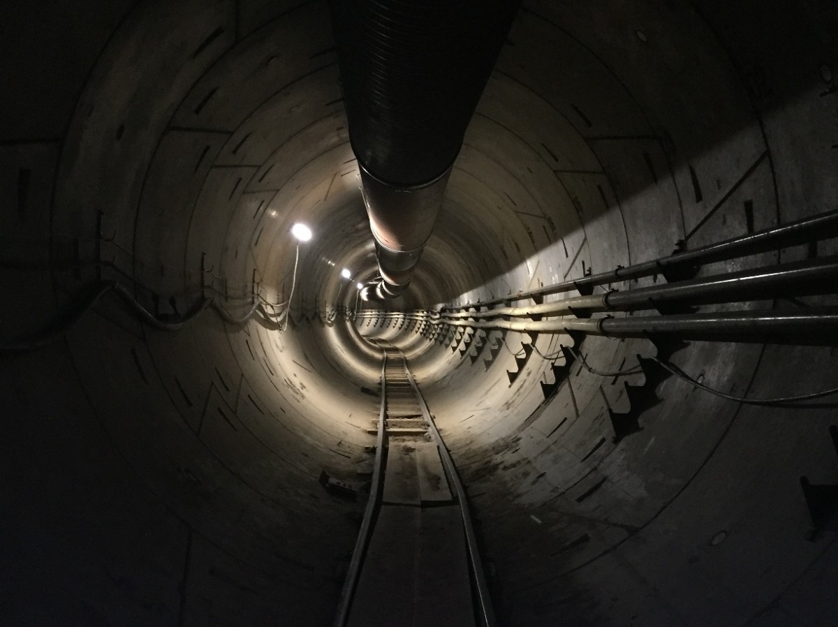 Введённый в строй тоннель Boring Company в Калифорнии