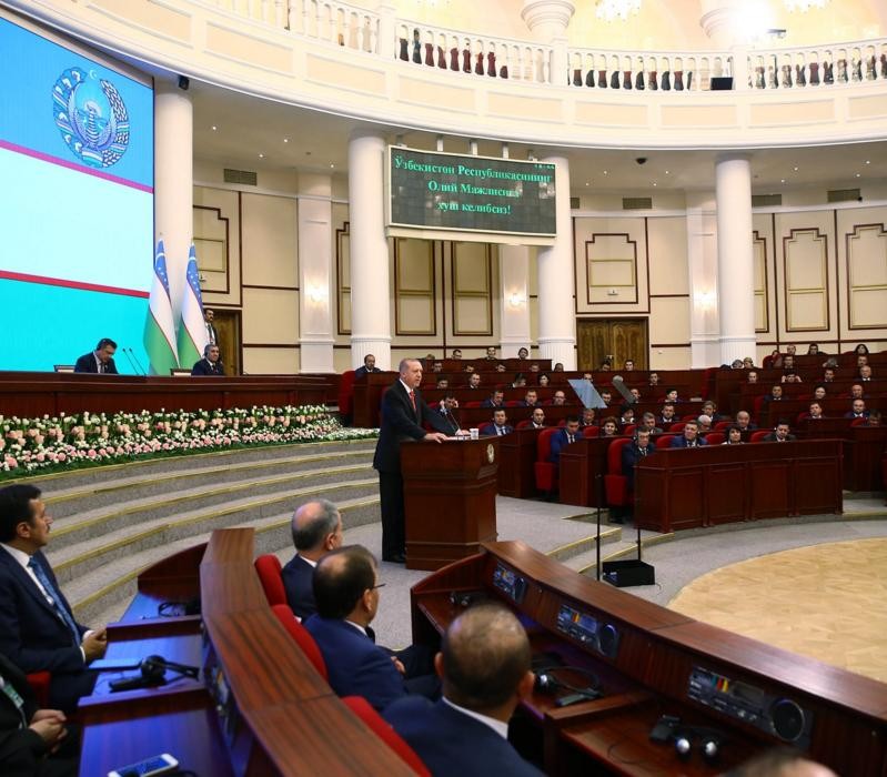 Заседание парламента Узбекистана