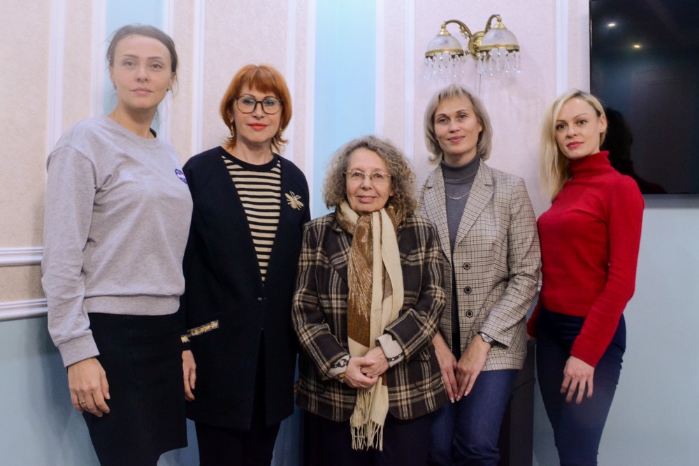 Слева направо: Евгения Еньшина, Алёна Яковлева, Ирина Куприянова, Оксана Забелина, Елена Лунева