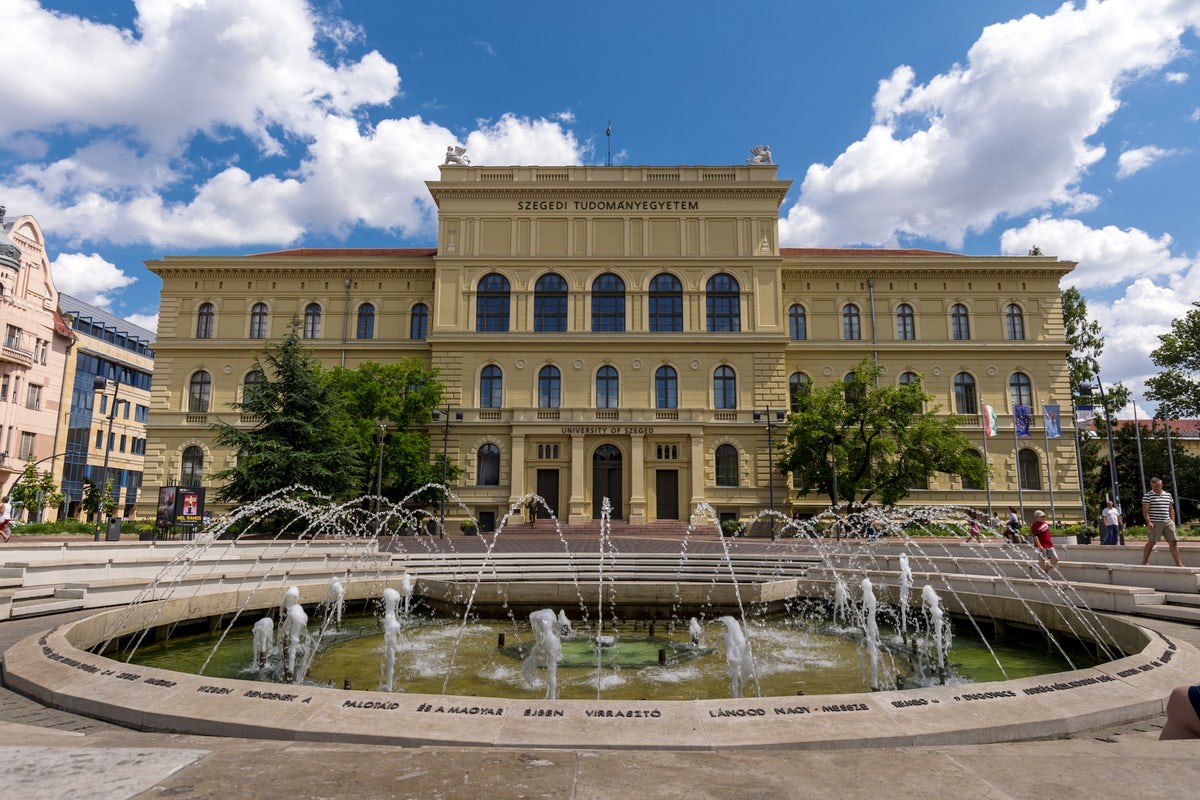 Сегедский университет itinari.com