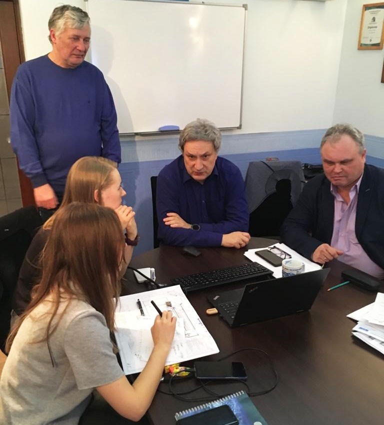 Специалисты ООО «Спецтехкомплект» во время видеоконференции