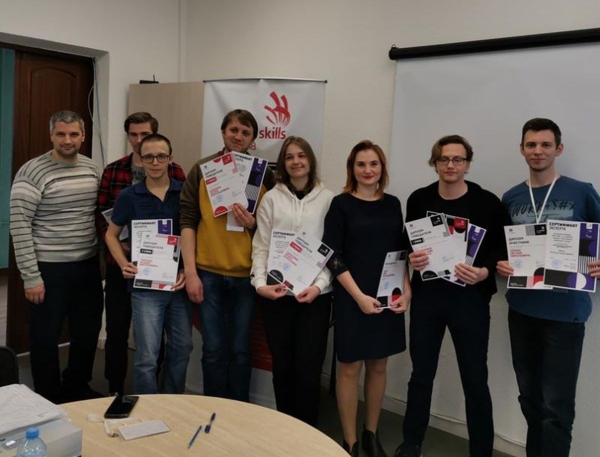 вакансии трехгорный центр