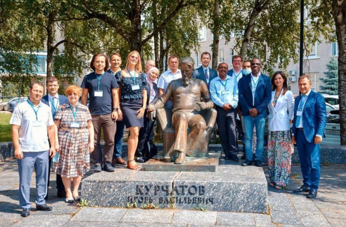 Слушатели и преподаватели международного образовательного курса по медицинскому применению ядерных и радиационных технологий в Технической академии Росатома, 2021 г.