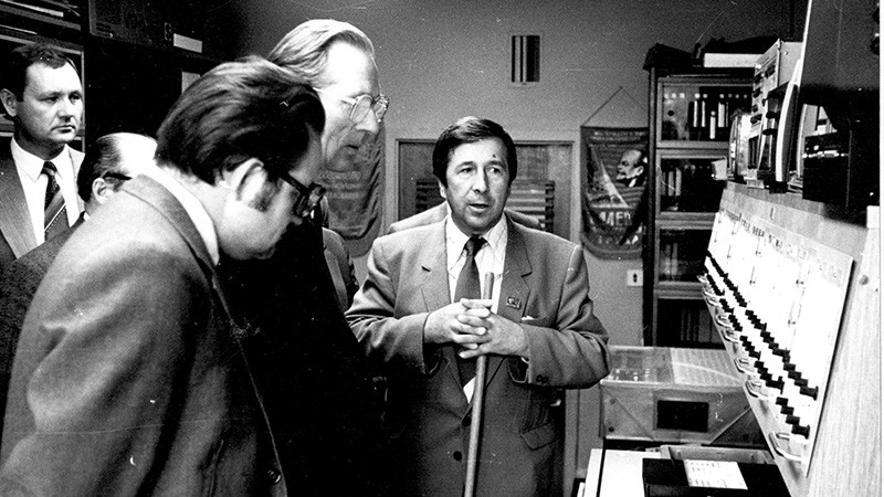 В ноябре 1975 года была введена в промышленную эксплуатацию автоматизированная система управления (АСУ ЦИПК), разработанная специалистами института