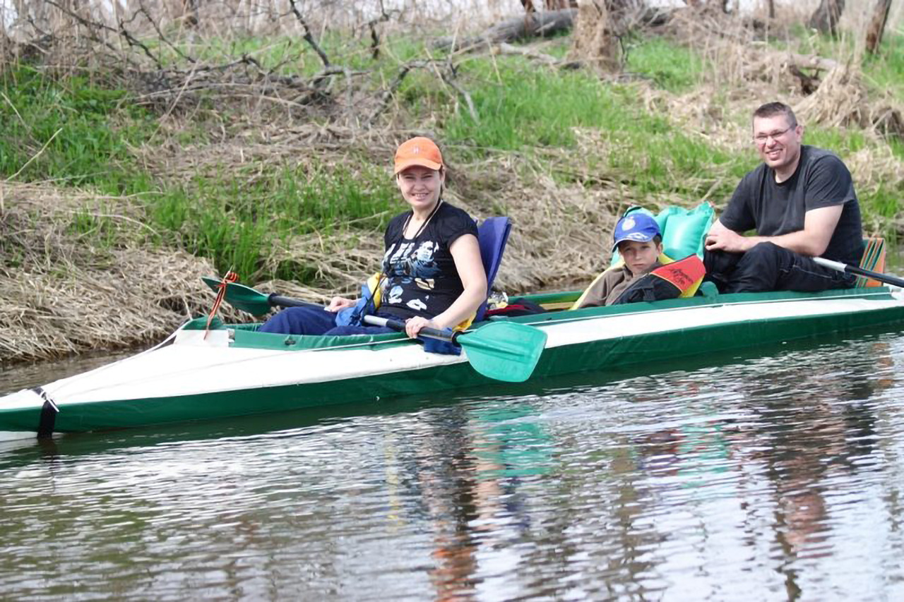 С семьей в байдарочном походе по реке Воря, 2012 год Техническая академия Росатома