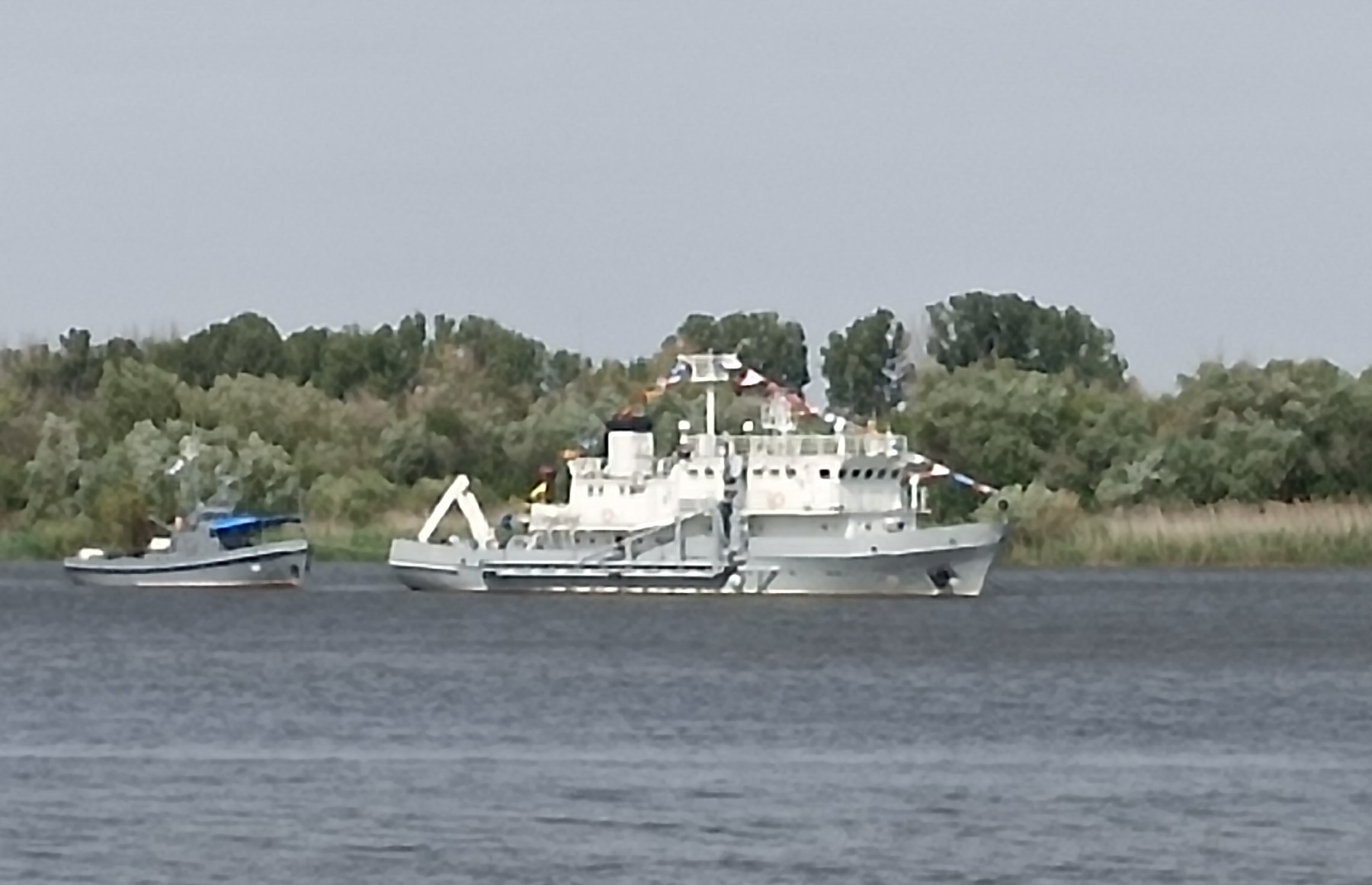 БГК-160 — большой гидрографический катер, ГС-599 — малое гидрографическое судно