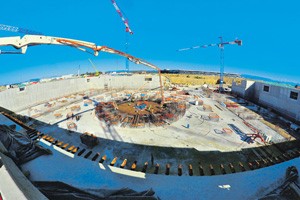 Так выглядела строительная площадка термоядерного реактора ITER в Кадараше в августе 2014. Фото с сайта www.iter.org