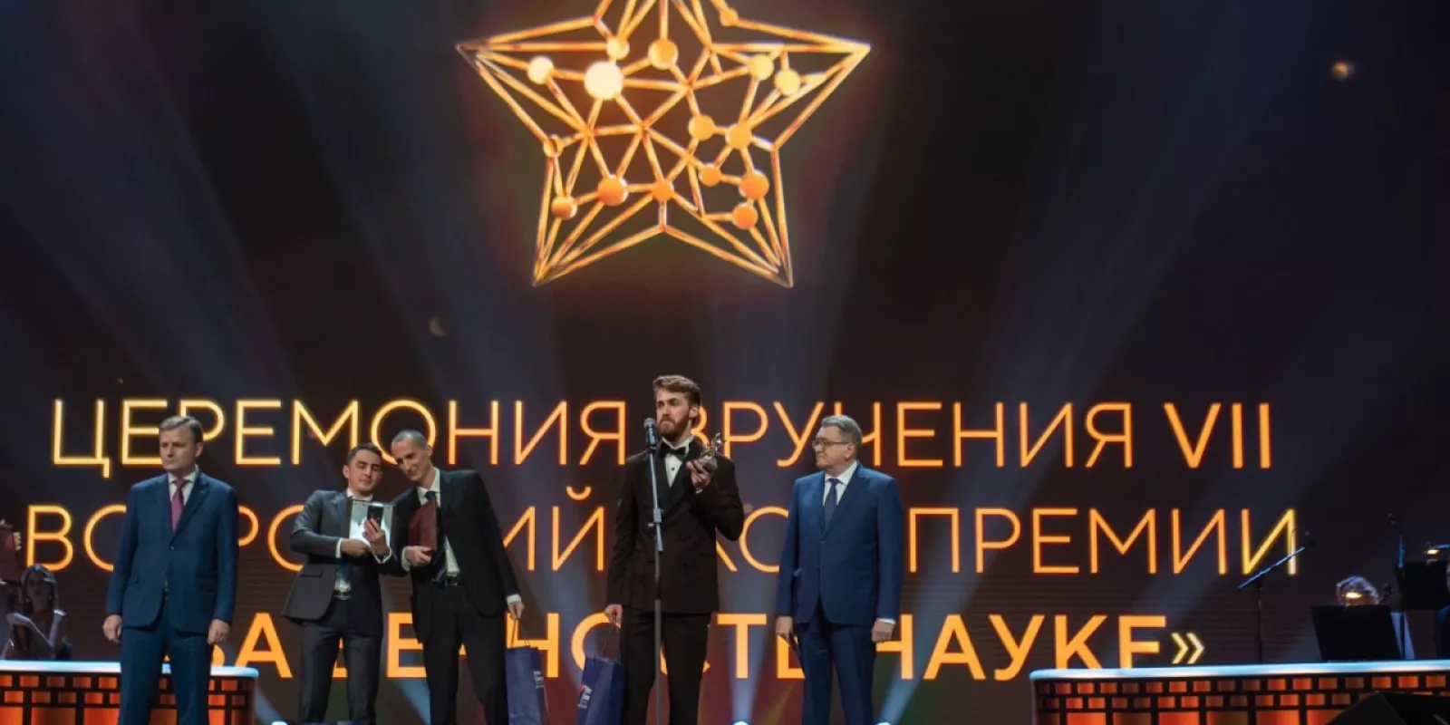 "Химия - просто" и "Атомная энергия 2.0" выиграли серебряный и бронзовый дипломы первой специальной номинации «За популяризацию атомной отрасли» в 2021 году