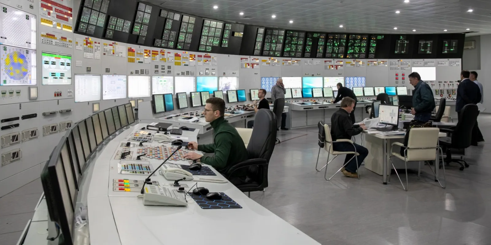 Модернизированный в 2026 году тренажер третьего энергоблока РБМК-1000 для обучения персонала Смоленской АЭС в Десногорске