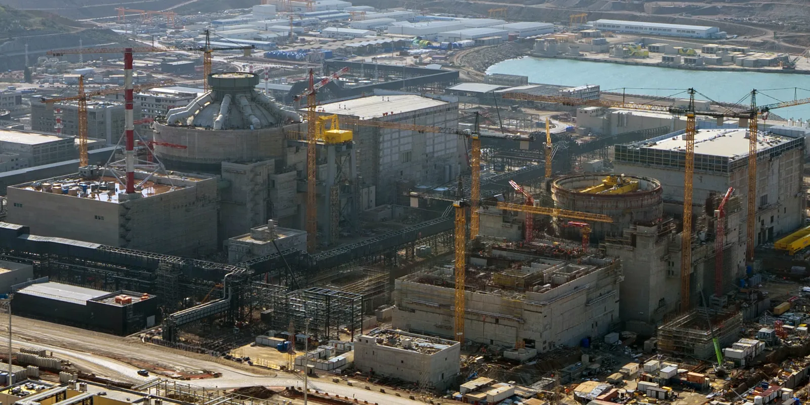 Первый и второй энергоблоки ВВЭР-1200 АЭС «Аккую» в Турции (25 марта 2026 года)