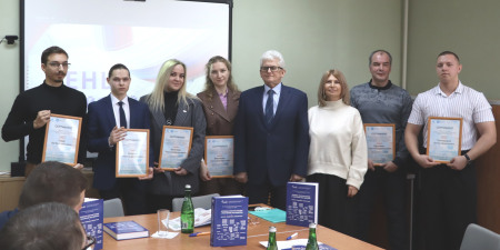 Юрий Холодов