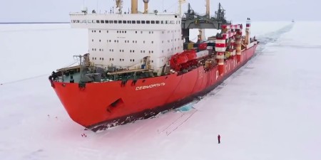 Embedded thumbnail for Рейс атомного контейнеровоза «Севморпуть» из Мурманска на ледовые причалы Енисея