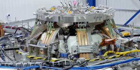 Embedded thumbnail for В реакторе ST40 компании Tokamak Energy была создана плазма температурой в 15 миллионов градусов Цельсия
